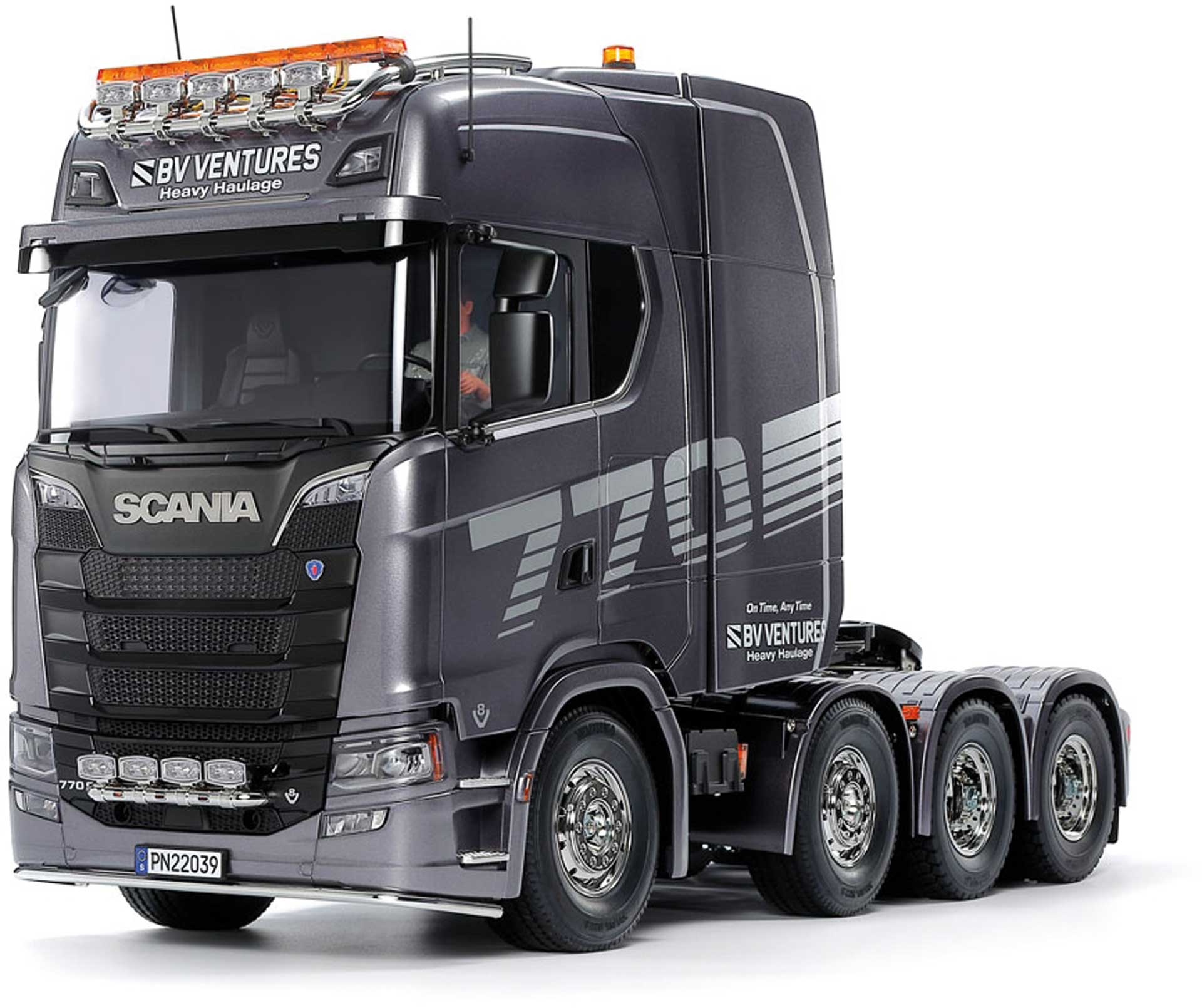 TAMIYA Scania 8x4/4 1/14 Gun Metal lackiert Bausatz