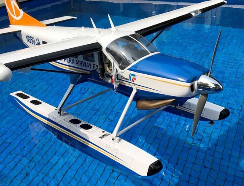 VQ Models Schwimmer Cessna 208